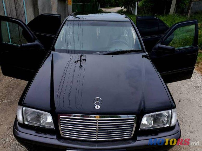 2000' Mercedes-Benz C photo #2