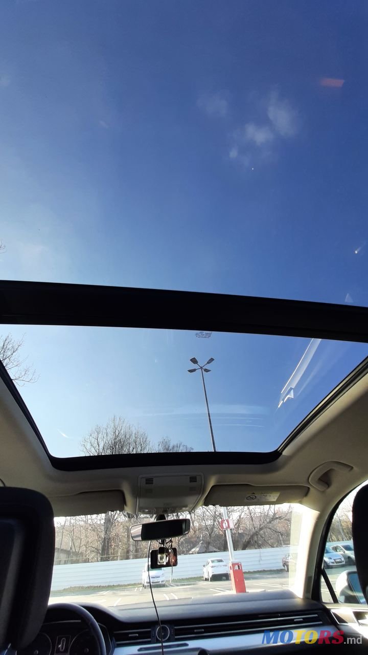 2015' Volkswagen Passat photo #5