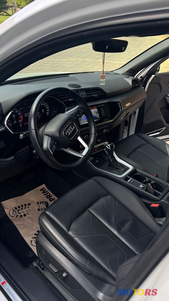 2019' Audi Q3 photo #4
