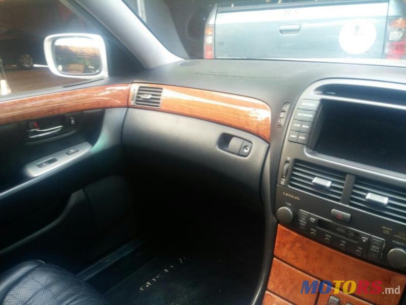 2002' Lexus LS 400 photo #7