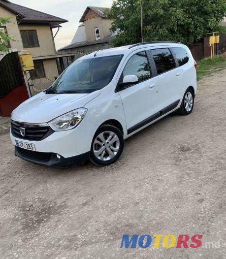 2013' Dacia Lodgy photo #1