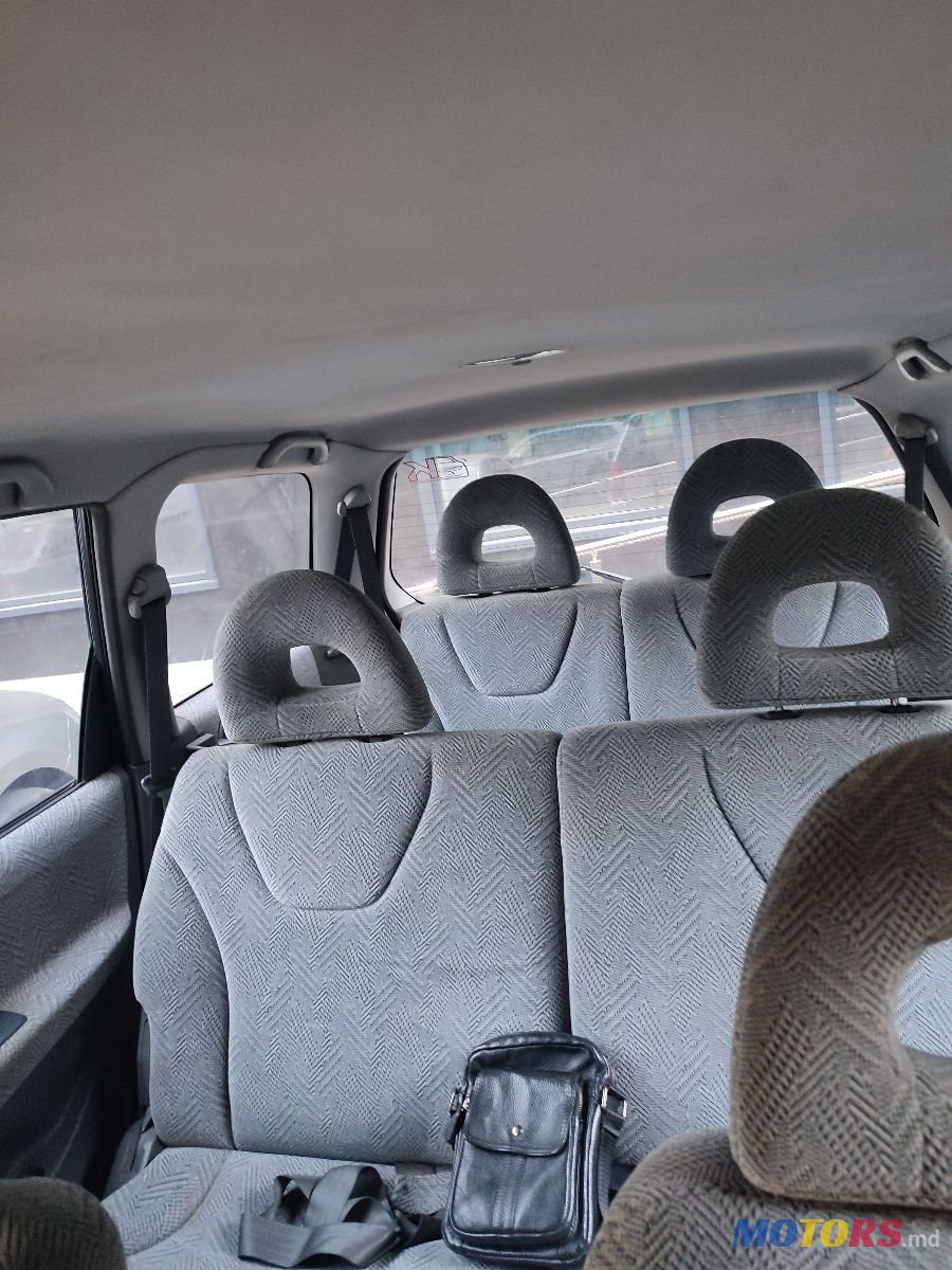 1999' Mitsubishi Space Wagon photo #6