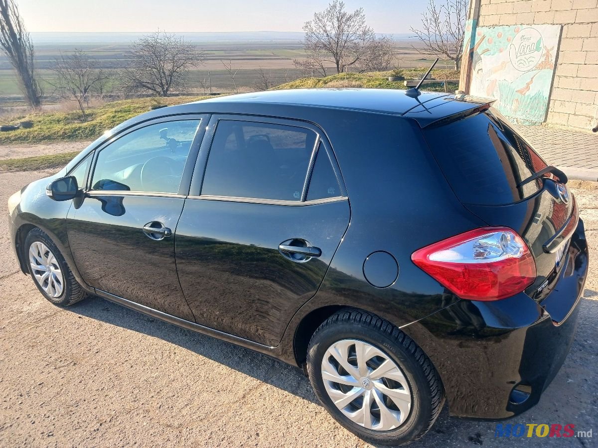 2010' Toyota Auris photo #1