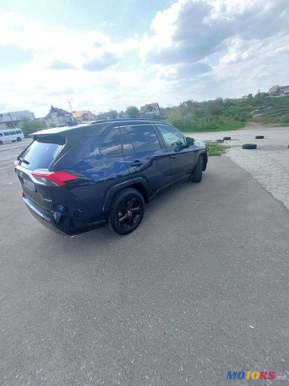 2019' Toyota RAV4 photo #2