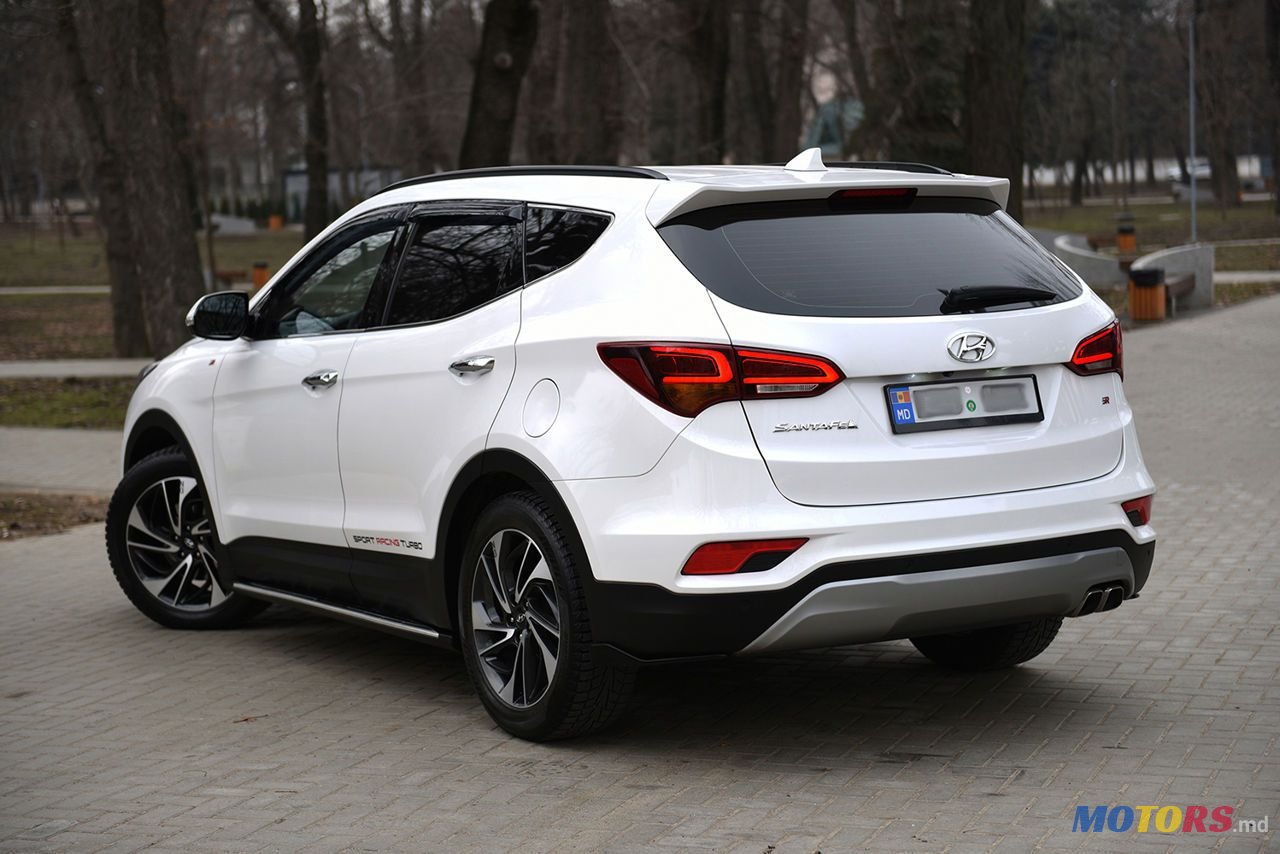 2016' Hyundai Santa Fe photo #4