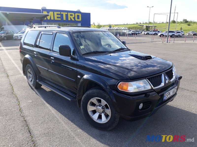 2007' Mitsubishi Pajero Sport photo #3