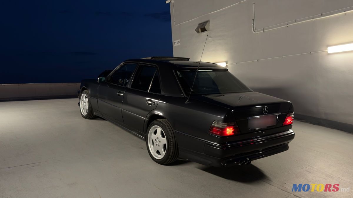 1992' Mercedes-Benz E-Class photo #5