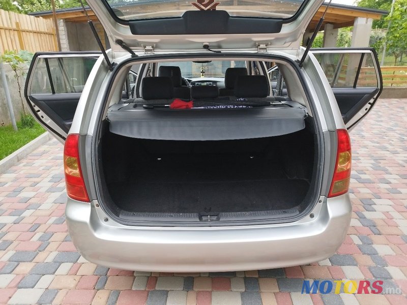 2005' Toyota Corolla photo #4