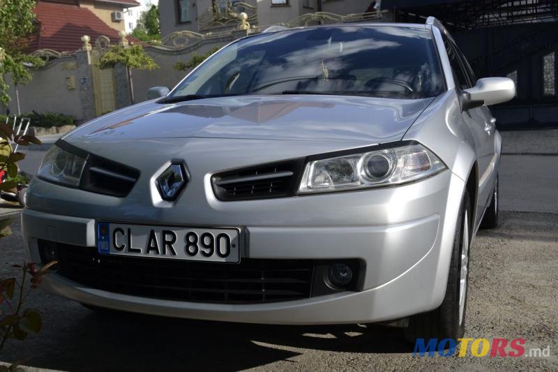 2008' Renault Megane photo #4