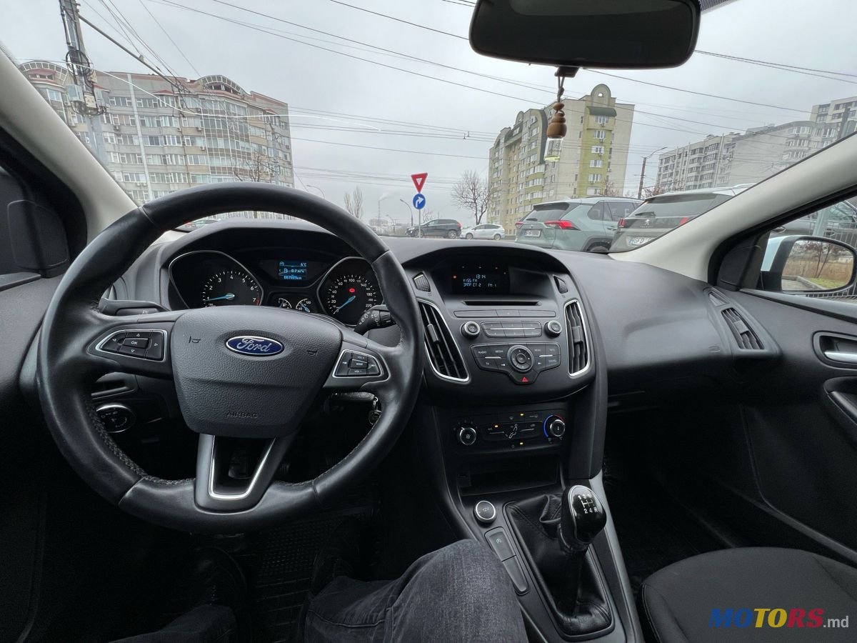 2017' Ford Focus photo #6