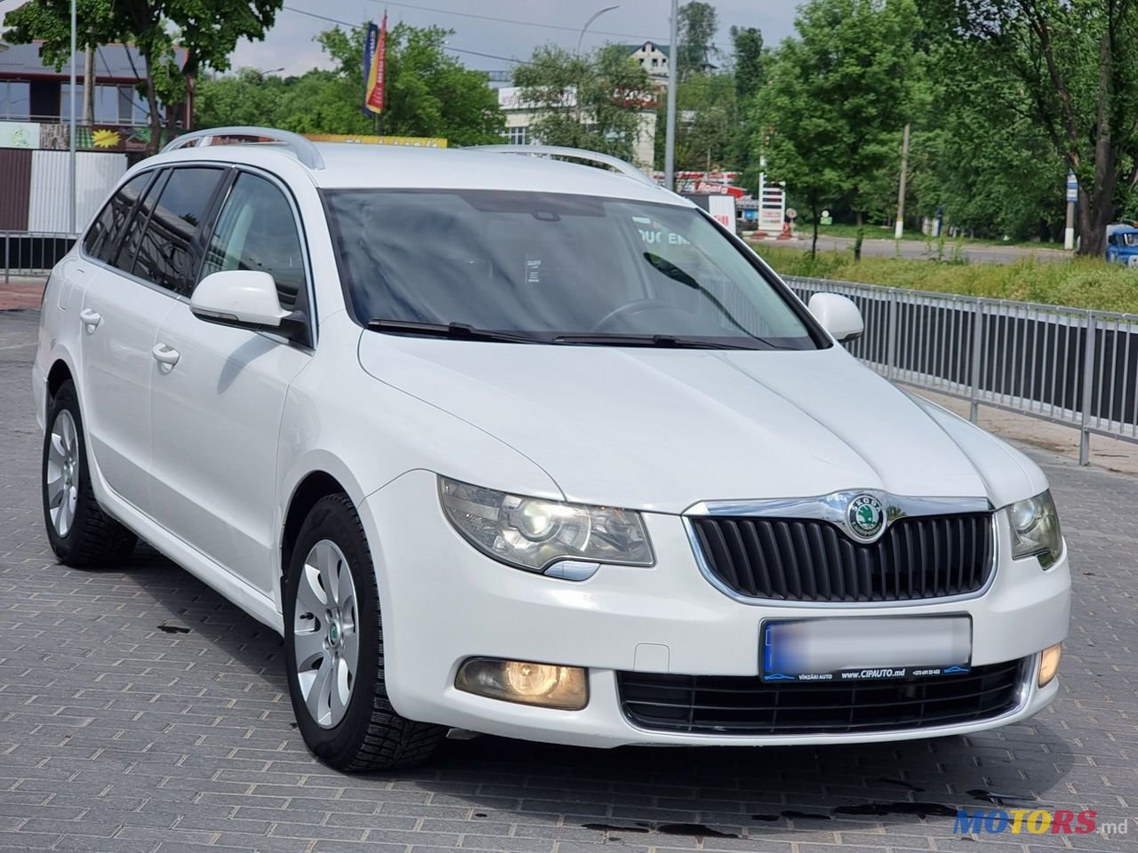 2012' Skoda Superb photo #3