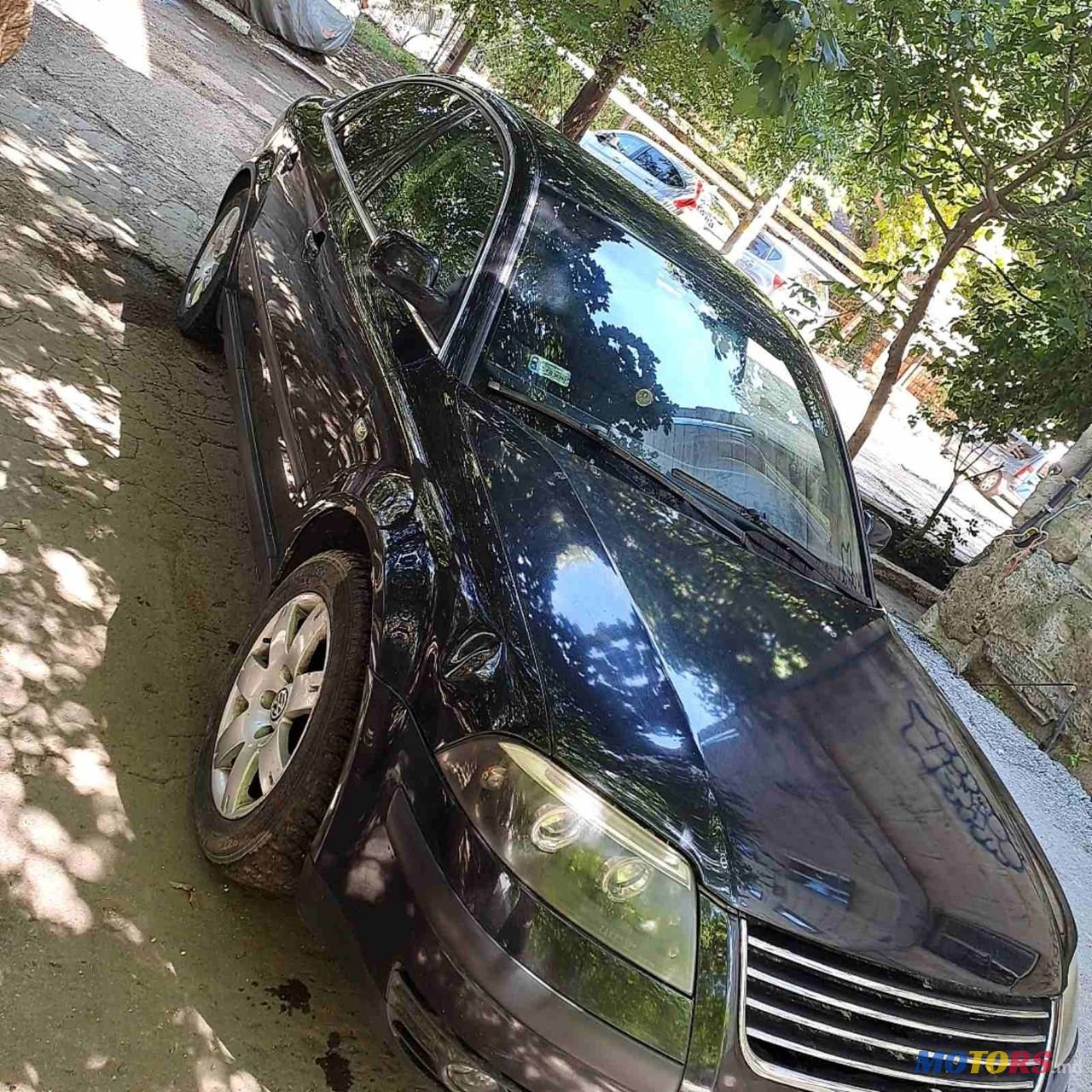 2004' Volkswagen Passat photo #4