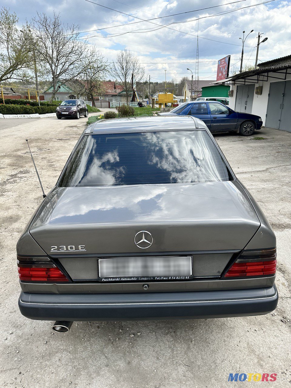 1991' Mercedes-Benz 230E photo #2