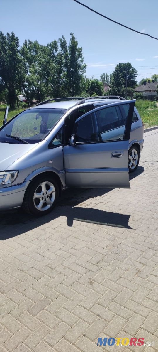 2005' Opel Zafira photo #3