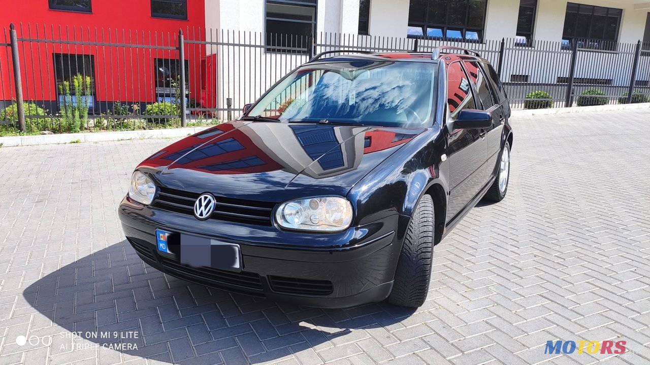 2004' Volkswagen Golf photo #1