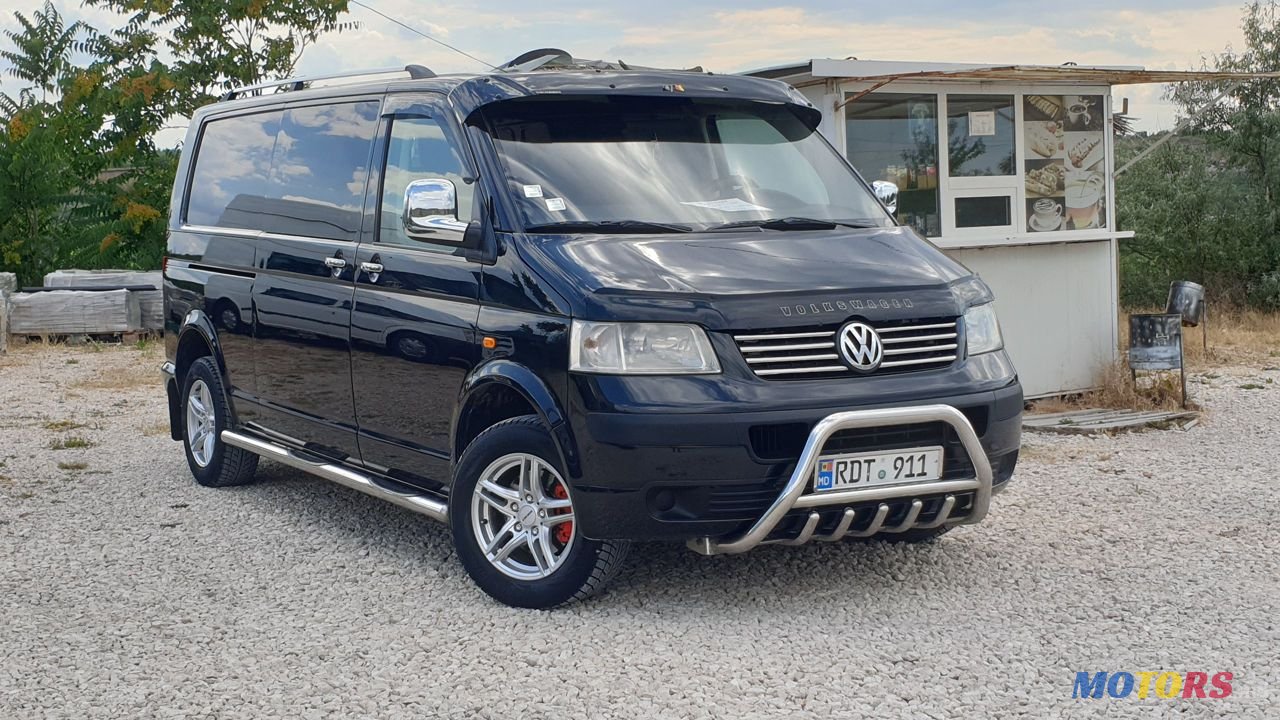 2008' Volkswagen Transporter photo #2