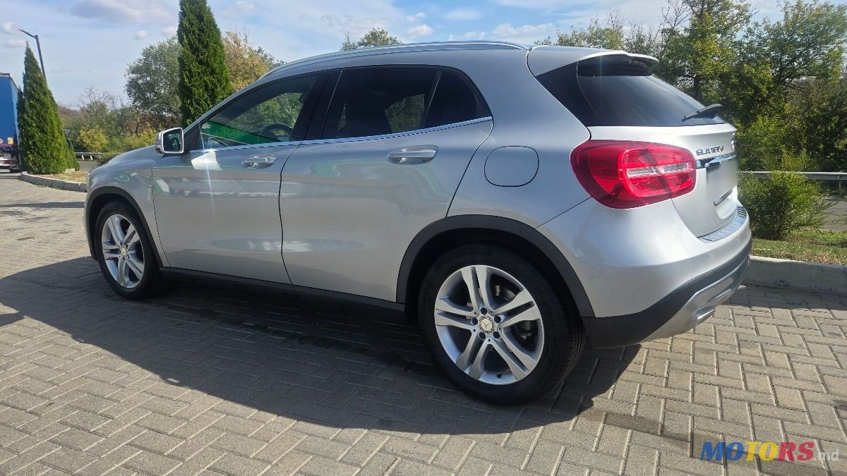 2015' Mercedes-Benz GLA photo #5