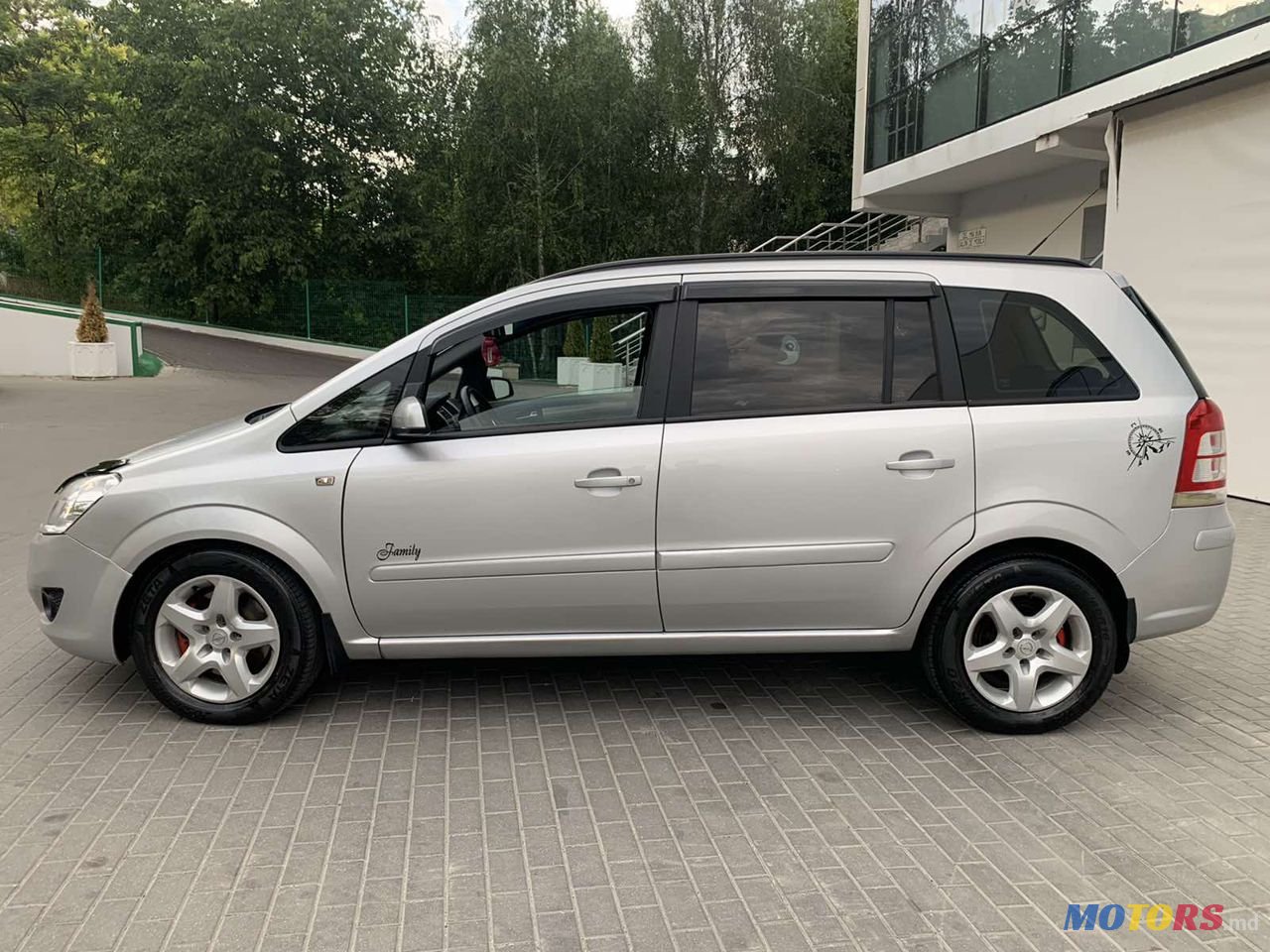 2008' Opel Zafira photo #3