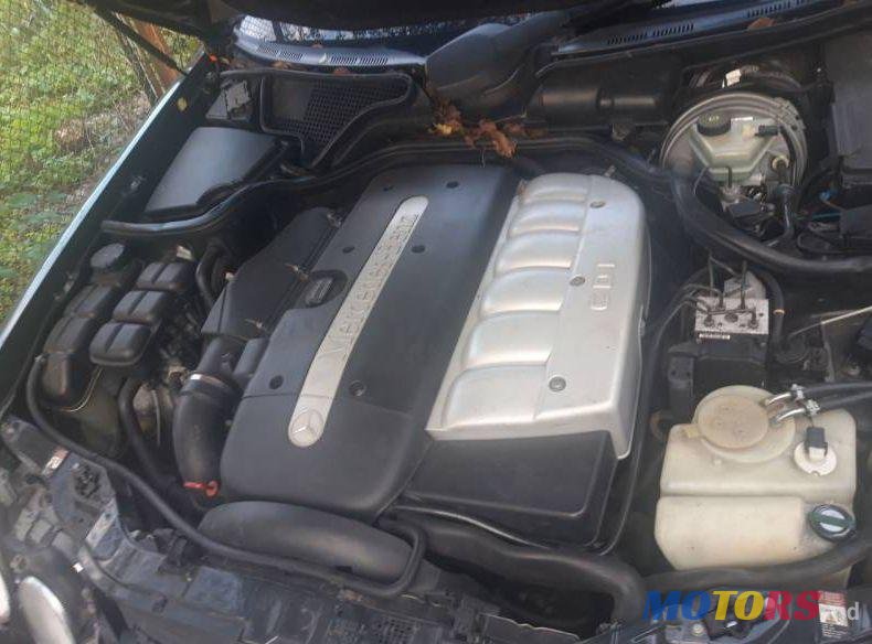 2001' Mercedes-Benz E photo #3