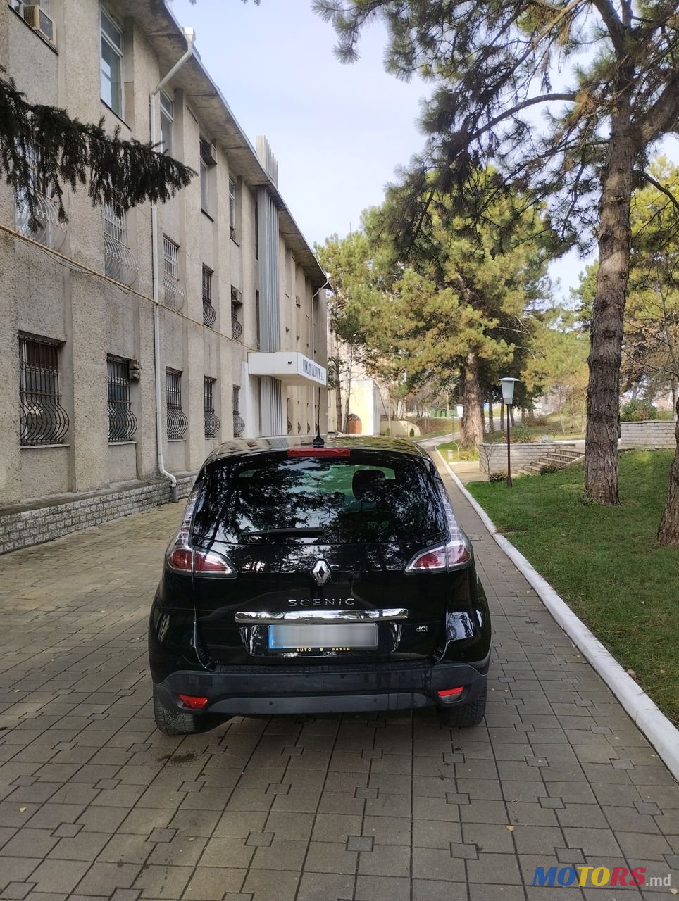 2013' Renault Scenic photo #5