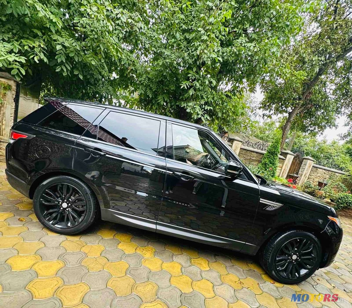 2017' Land Rover Range Rover Sport photo #1