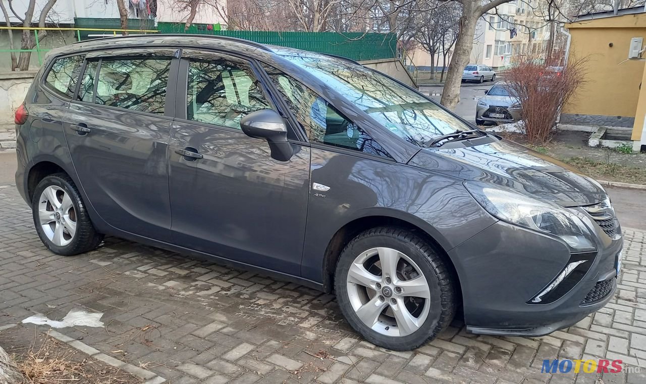 2014' Opel Zafira photo #2