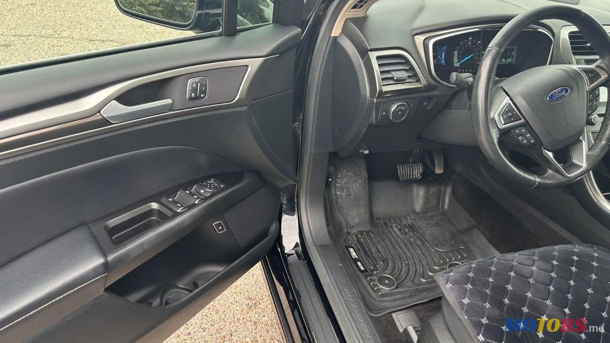 2016' Ford Fusion photo #2