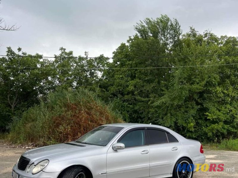 2005' Mercedes-Benz E-Class photo #3