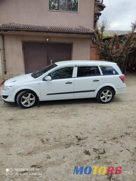 2008' Opel Astra photo #4