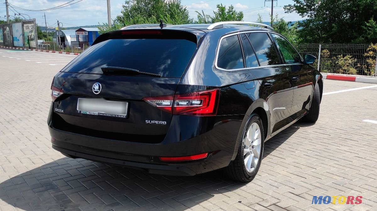2016' Skoda Superb photo #4