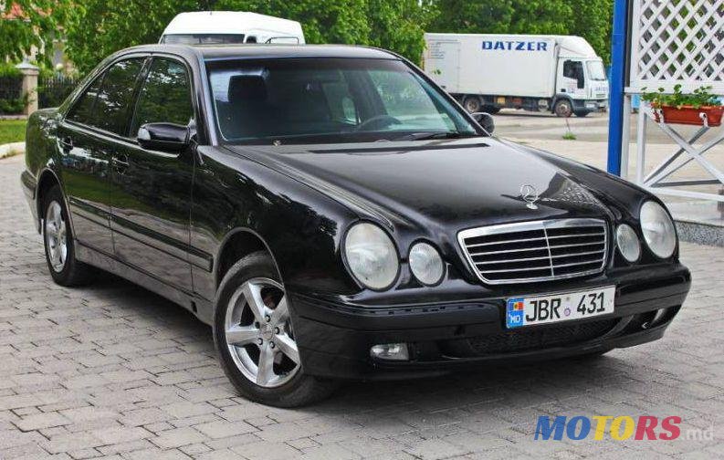 2001' Mercedes-Benz E photo #1