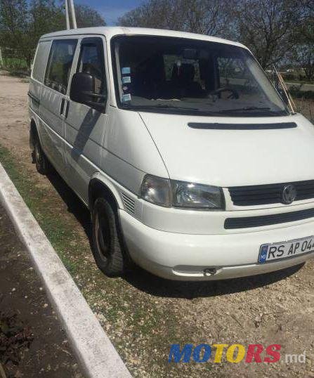 2001' Volkswagen Transporter photo #1
