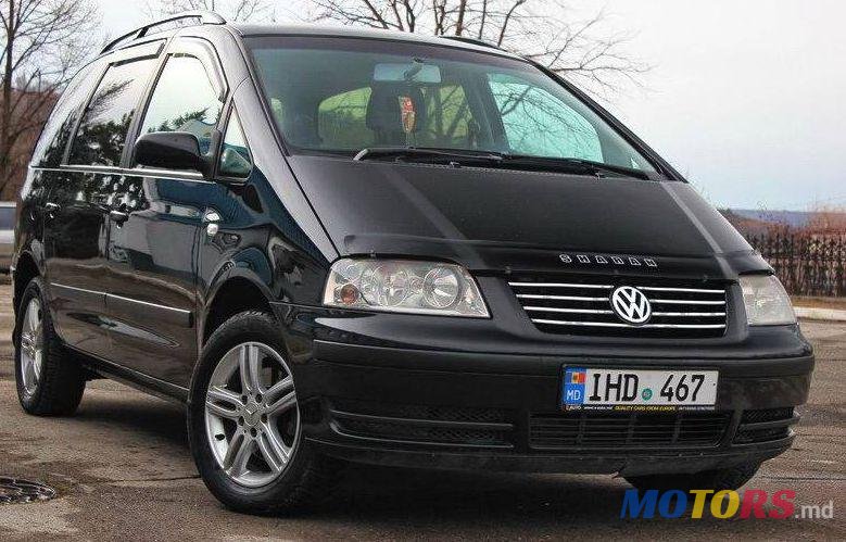 2004' Volkswagen Sharan photo #1
