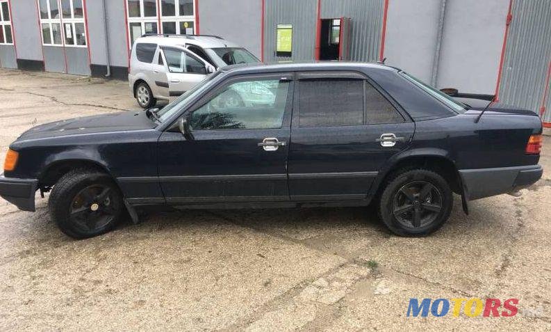 1989' Mercedes-Benz 124 photo #1