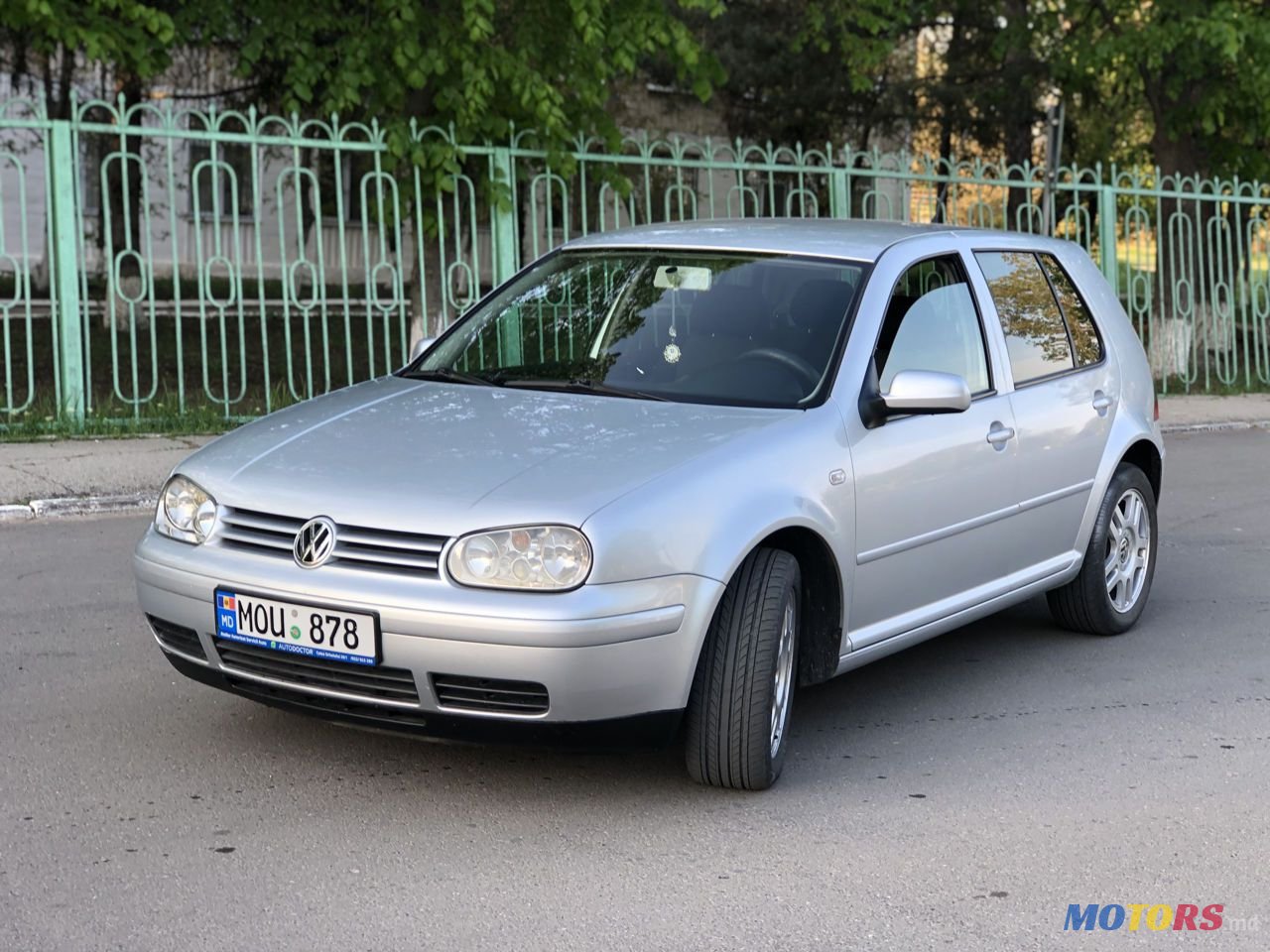 2003' Volkswagen Golf photo #2