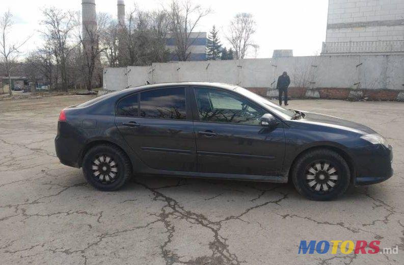 2008' Renault Laguna photo #1