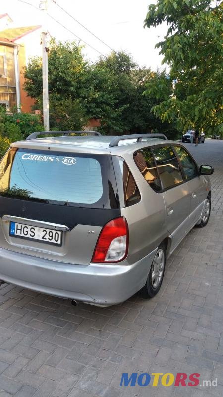 2001' Kia Carens photo #1