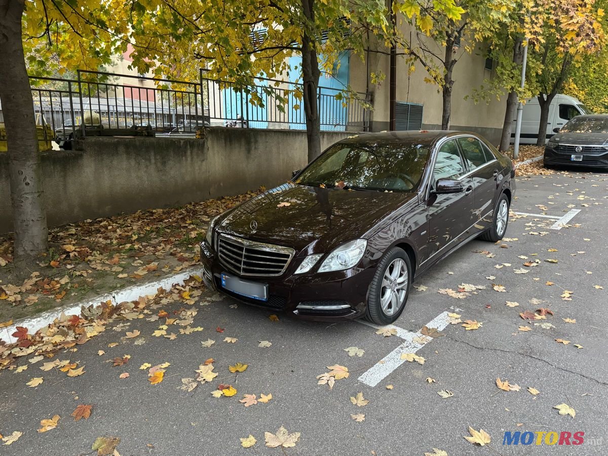 2011' Mercedes-Benz E-Class photo #1