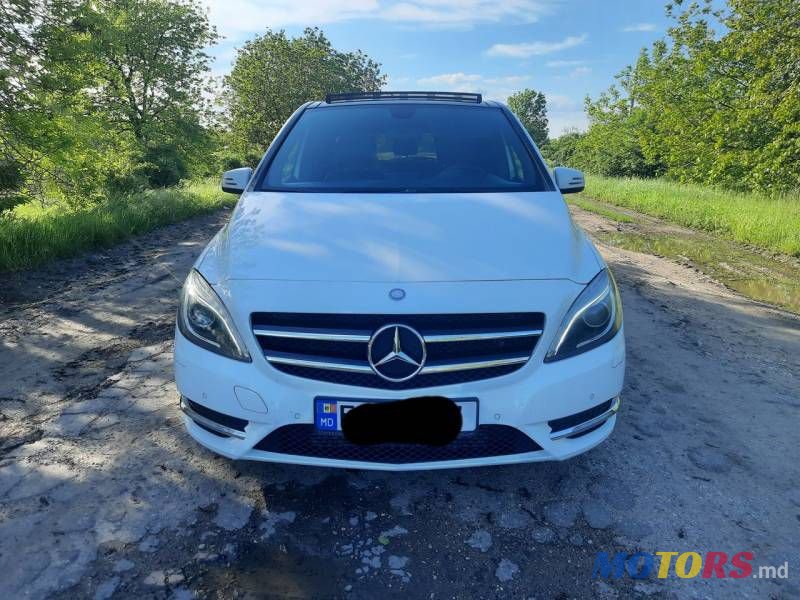 2012' Mercedes-Benz B photo #2
