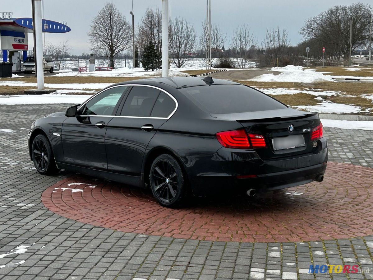 2012' BMW 5 Series photo #6