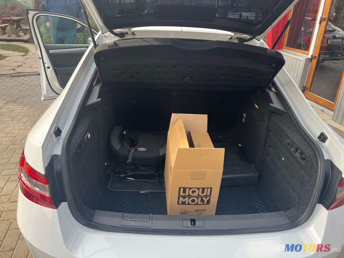 2016' Skoda Superb photo #4