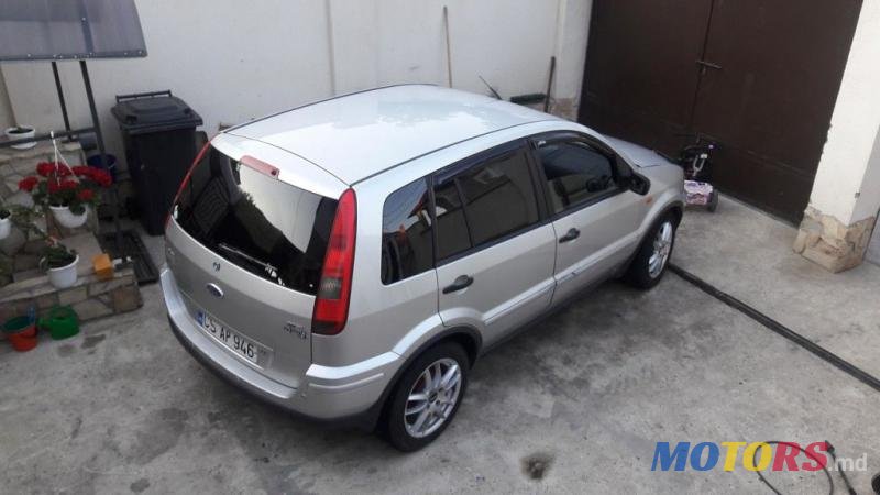 2003' Ford Fusion photo #2