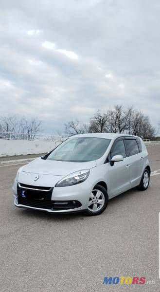 2012' Renault Scenic photo #2