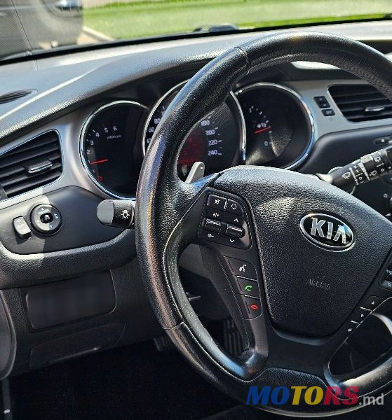 2013' Kia Ceed Sw photo #2