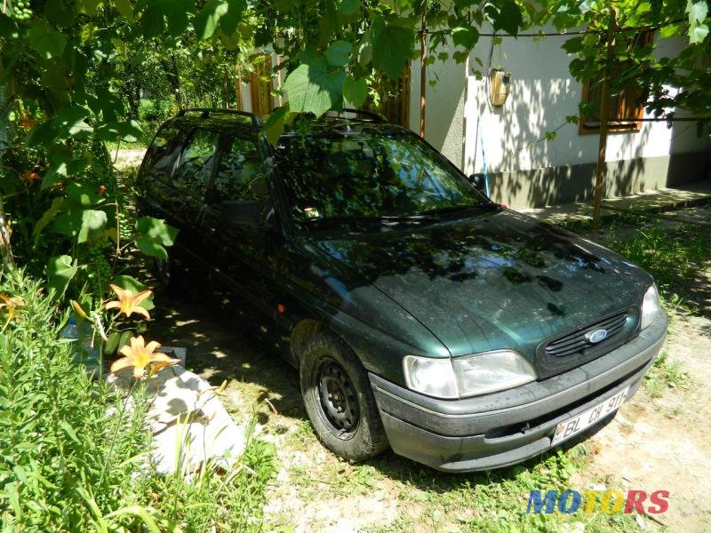 1993' Ford Escort photo #2