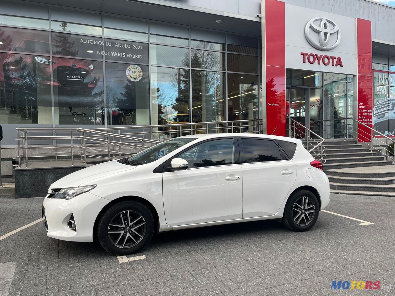 2014' Toyota Auris photo #1