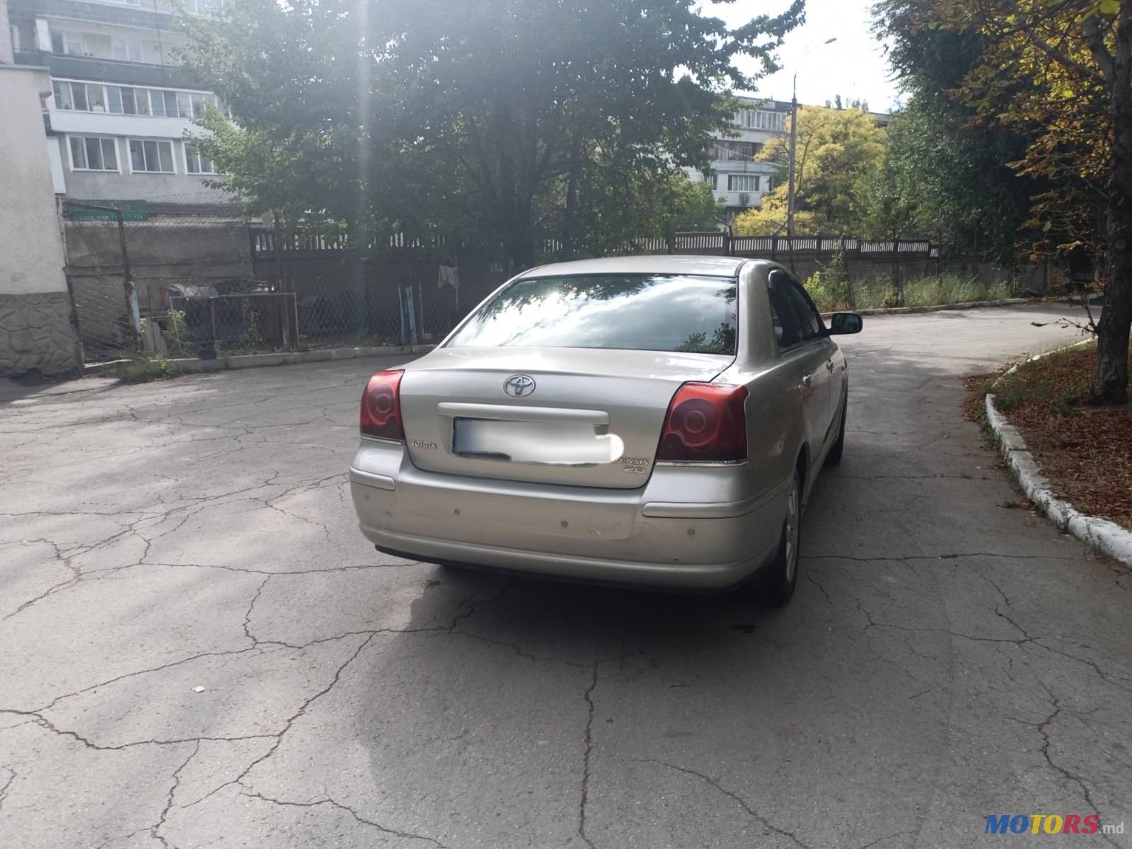 2004' Toyota Avensis T25 photo #2