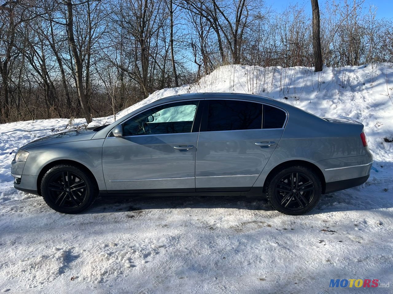 2009' Volkswagen Passat photo #3
