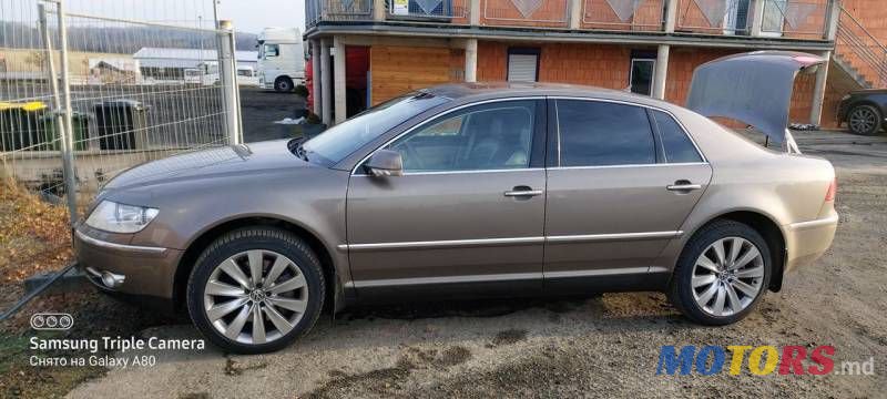 2010' Volkswagen Phaeton photo #3