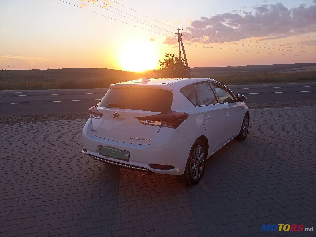 2016' Toyota Auris photo #5